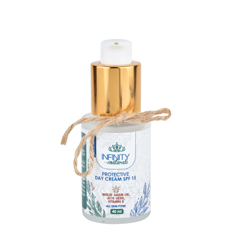 كريم النهار الواقي للوجه من إنفينيتي ناتشورالز بزيت جنين القمح وخلاصة الصبار وفيتامين هـ لجميع أنواع البشرة بعامل حماية SPF15 - خالٍ من العطر والزيوت المعدنية والسيليكون